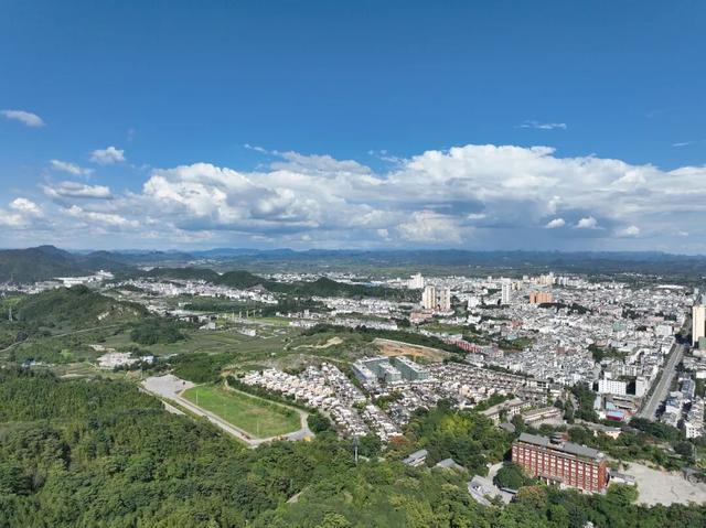 罗平：工厂“蝶变”书写特色城市更新答卷