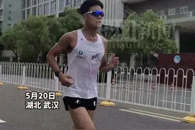 大学爱上奔跑，一周跑百公里，计算机男生考研“跑进”华师体育系图片