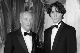 文少卿：一个自轻自贱的国家不可能赢得全球的尊重图片