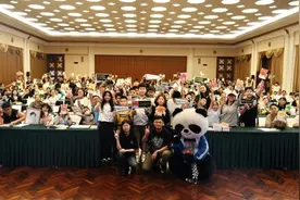 混子哥开讲“半小时漫画公开课”，读者纷纷完成课前“暑假作业”图片