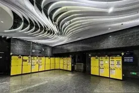 网友呼吁增设储物柜，武汉地铁：明年初安排图片
