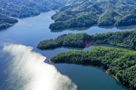 江西定南：生态水库景如画图片