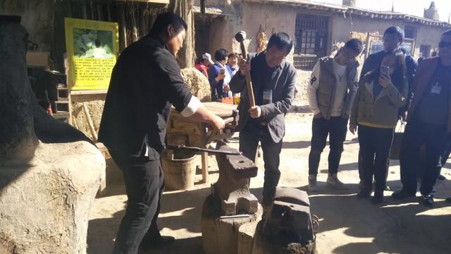 美景| 我想和你漫步在明城堡,粗犷的黄土地,那面旗帜摇曳在风中...