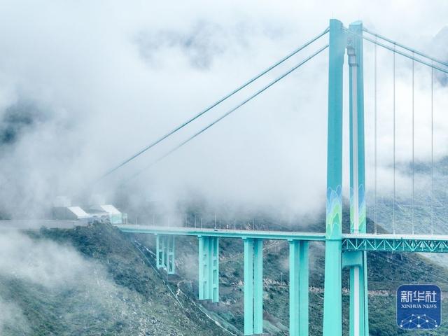 一起来看世界第一高桥的美景
