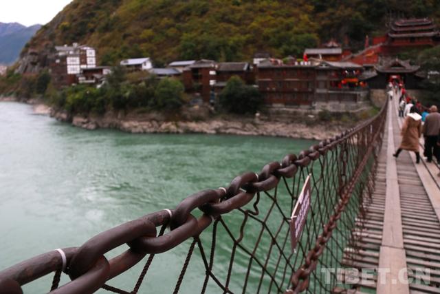 泸定桥畔，VR技术让红色记忆穿越时空