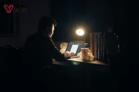 员工下班享受法定离线权，澳大利亚新法生效违者罚款，总理：大家又不是24小时领工资图片