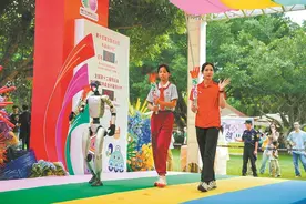 广州市儿童公园“六一”变身欢乐运动场图片