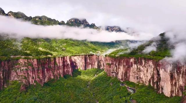 推窗见青山，河南有自己的山城！