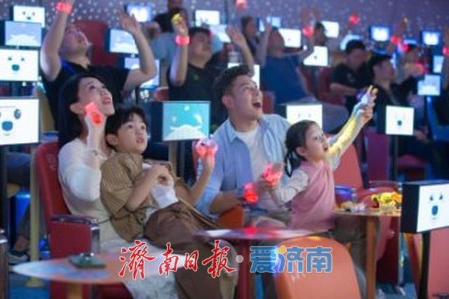 让“探索南北极”从遥远的想象转变为可触达的文化体验        山东博物馆 “南北极探索中心”盛大启幕