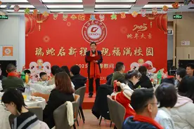 为留校学生做小年夜大餐，上海建桥学院的校领导们做了这些菜图片