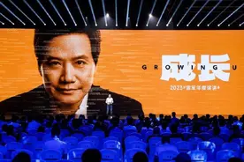 热闻丨年度演讲再刷屏！54岁的追梦者，雷军图片