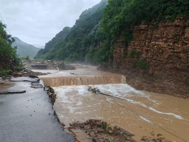 山洪肆虐京冀交界山村