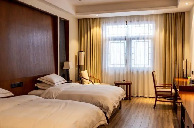 【直播倒计时1天】低至1元畅玩冬日瓦屋山，赏日出云海奇景！就在瓦屋山景区抖音直播间，明早8点准时开抢！