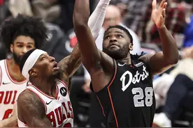 （体育）篮球——NBA常规赛：公牛胜活塞图片