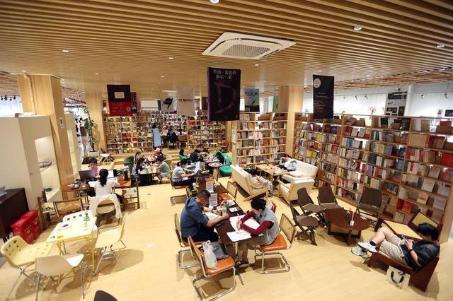 新型文化空间丨昆明市百里·春秋城市会客厅：“老场馆”焕发新面貌