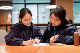 “一对二”教学，师资不输重高！杭州这所“宝藏”学校有多壕？在浙大就读的毕业生这样说图片