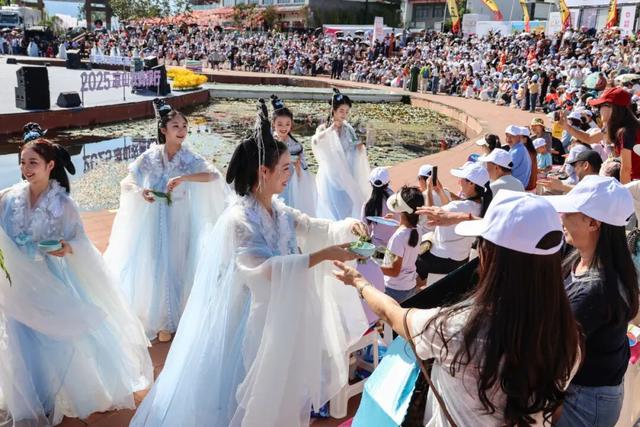 【跟着川超游凉山】西昌第八届邛海开海节启幕，68.8斤“鱼王”诞生！