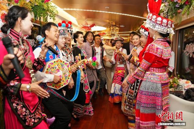 （文化中国行）给耳朵做SPA 云南民歌实现“云端”共振