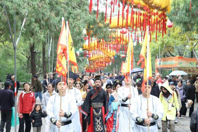 第42届千佛山“九月九”重阳山会开幕