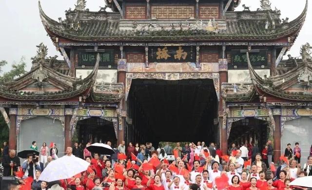 金秋十月去哪儿 万千气象成都行｜国庆首日成都文旅热力全开 文博赛事景区多点绽放