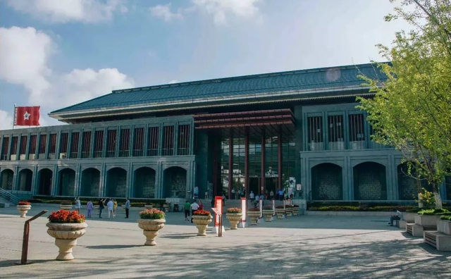 双向奔赴！来一场红城烟火之旅