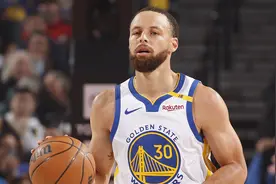 库里谈拇指伤势：现在很疼 但已经准备好出战收官战了图片