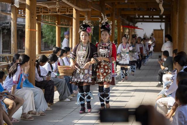 跨越千里的约定：南通与小黄侗寨的九年文化深情