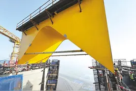 观音寺长江大桥穿“楚服” 湖北第一高塔“冲刺”262米图片