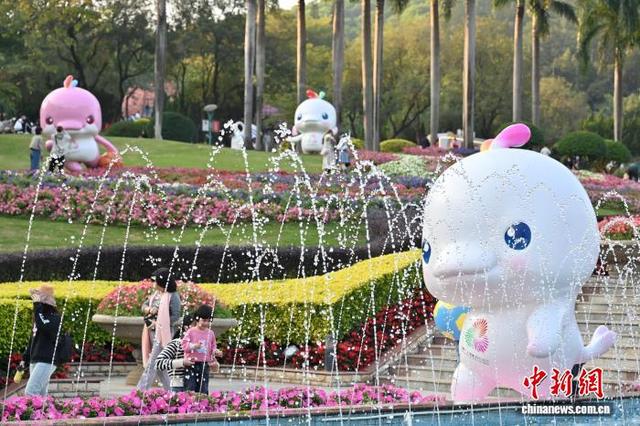 广州云台花园变身“大湾鸡主题乐园”