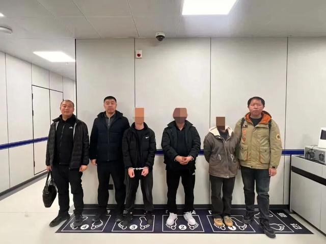 2男1女专盗寺庙功德箱	，警方披露：通过导航随机寻找寺庙，伪装成香客进入大殿，疯狂作案264起盗走14万余元