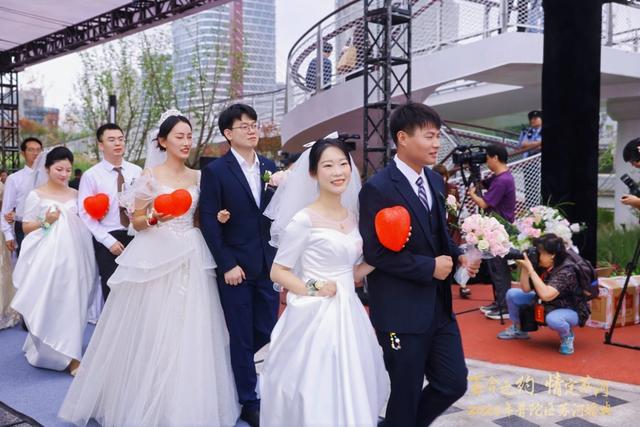 齐聚百合桥，幸福启航！百位新人情定普陀