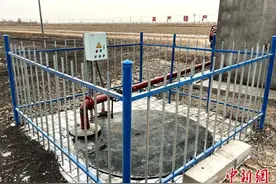 甘肃民勤“浊水变清 漫灌转滴”重塑沙漠绿洲灌溉格局图片