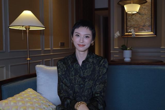 专访｜突然会被剃寸头，王丹妮：当演员，越来越好玩了