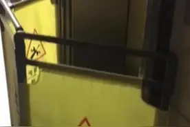 极目帮办|电梯坏了5天，75岁老人无奈爬楼出行，极目新闻记者介入后次日恢复运行图片