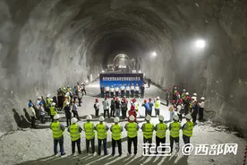 西延高铁宜君隧道顺利贯通 全线隧道开挖总量已达九成以上图片