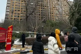 “被爆炸声吵醒”！南京居民楼火灾亲历者讲述逃生经过→图片