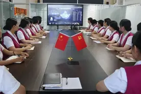 黄山市长工作例会播放热线通话录音，查摆问题图片