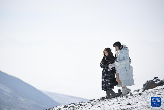 青海门源：冬日雪山旅游热