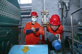 “暖流”跑在“寒流”前 开足马力保供热图片