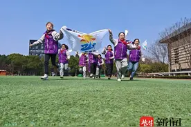从家长课堂到马拉松赛道，南京江北区高新实验小学30组家庭跑进春天——图片