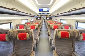 热搜第一！为什么高铁动车无座和二等座同价？12306最新回应图片