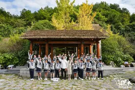 解锁“国学品读”新形式，赋予“传统文化”全新表达！《跟着课本去旅行》贵阳站完美收官图片