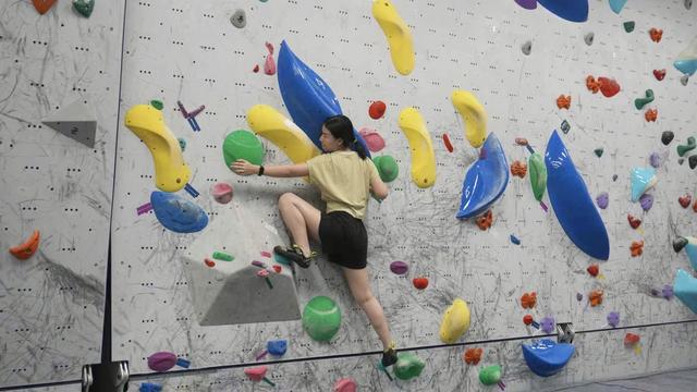 飞“岩”走壁有多飒？松山湖成湾区攀友们的“宝藏据点”