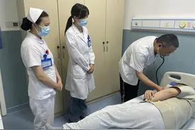 男子不听医生的话，盲目用药降压致血压失控图片