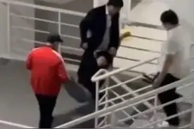 高校通报：陈某某，男扮女装闯入女生宿舍，饿晕了！图片