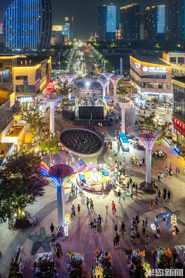 赏海滨喷泉，赴光影之约！这里是青岛“城市阳台”的夏夜