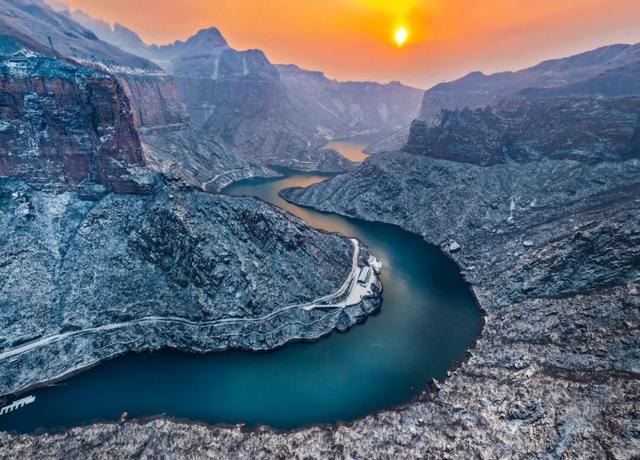 好看新乡 | 雪落南太行，邂逅一场冬日旷世奇景