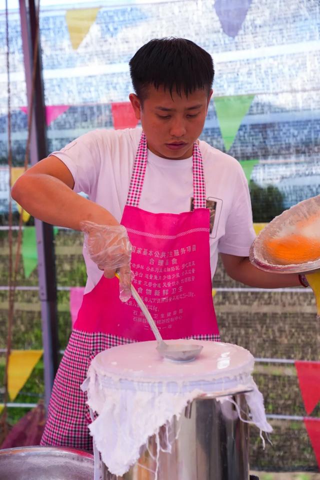 哇！石屏太热闹了～