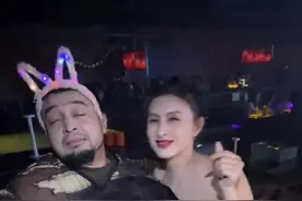 西热妻子晒视频秀恩爱 点赞球迷评论：西哥说要你生四五八个图片