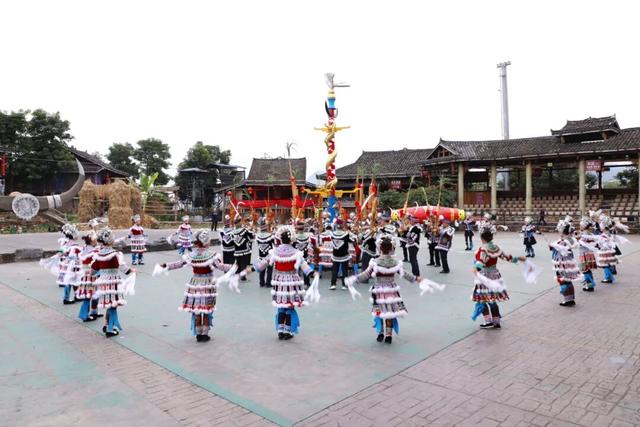 斗马招婿！来看看成为合格的融水苗族女婿需要几步？